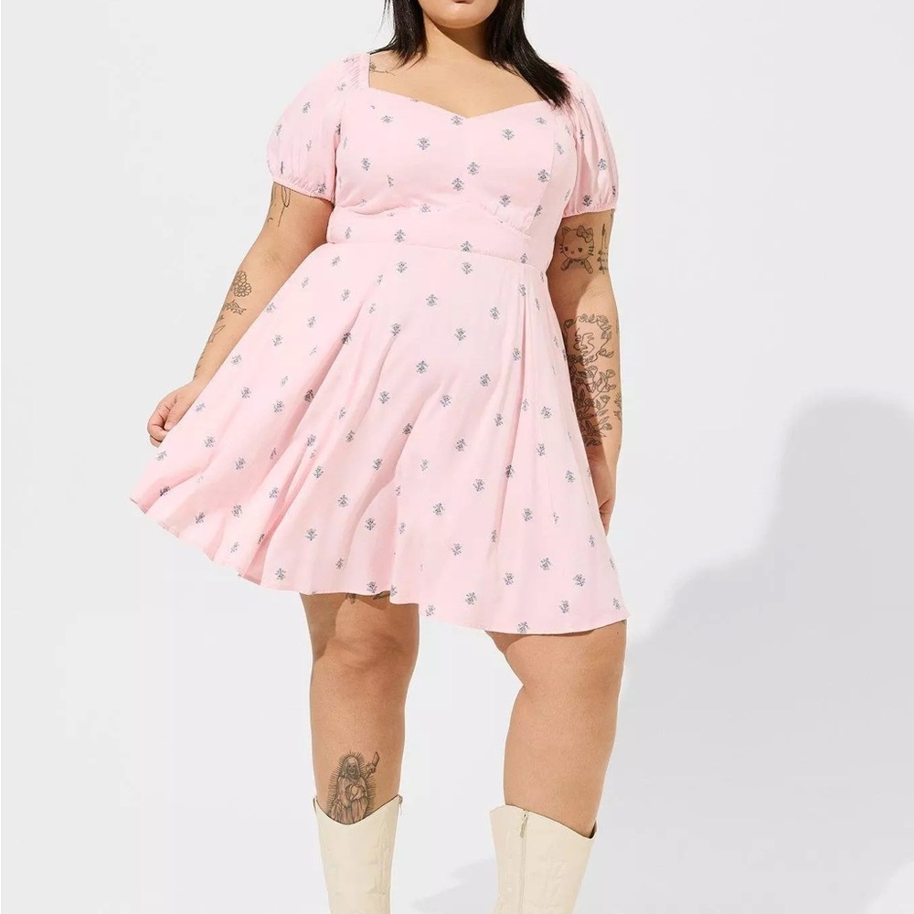 Torrid Stretch Sweetheart Skater Pink Floral Women's Dress